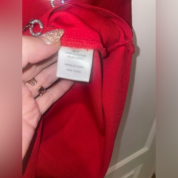 H:ours ALISHA ONE SHOULDER DRESS IN RED Size Medium - Picture 10 of 15